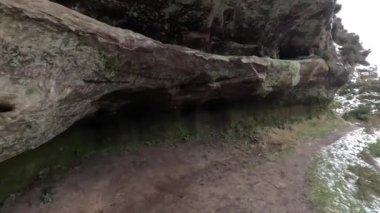 Glen Vale Şelaleleri İskoçya 'nın göbeğinde. Glen Vale, Doğu ve Batı Lomond tepeleri arasında. Kışın buz ve kar