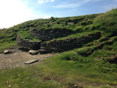 Cairn Odası, Güney Ronaldsay. Orkney Adaları, İskoçya. Kadim defin odası. Neolitik yıkıntı. Taş mezar