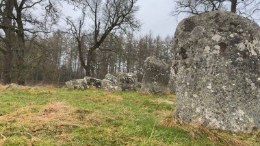 Croft Moraig Taş Çemberi. Tarih öncesi taş çemberi Neolitik ve Bronz Çağı. İskoçya 'nın kırsal kesimlerinde Lochs, Glens ve Mountains. Güzel manzara