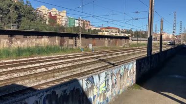 Santander, İspanya 'da tren. İspanyol toplu taşımacılığı. 