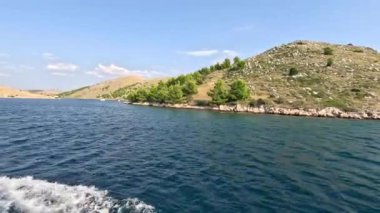 Hırvatistan 'daki Kornati Adaları' nda denize açılmak. Kornati Ulusal Parkı. Adriyatik Denizi 'nde Hırvatistan' a yelken açmak. Güzel ada hayatı ve güneş ışığı