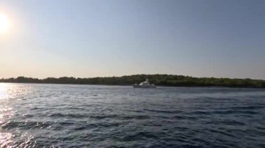 Hırvatistan 'daki Kornati Adaları' nda denize açılmak. Kornati Ulusal Parkı. Adriyatik Denizi 'nde Hırvatistan' a yelken açmak. Güzel ada hayatı ve güneş ışığı
