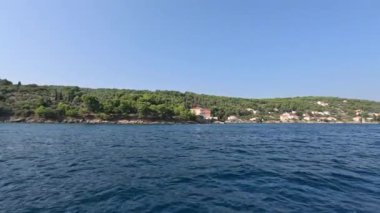 Hırvatistan 'daki Kornati Adaları' nda denize açılmak. Kornati Ulusal Parkı. Adriyatik Denizi 'nde Hırvatistan' a yelken açmak. Güzel ada hayatı ve güneş ışığı