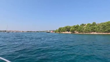 Hırvatistan 'daki Kornati Adaları' nda denize açılmak. Kornati Ulusal Parkı. Adriyatik Denizi 'nde Hırvatistan' a yelken açmak. Güzel ada hayatı ve güneş ışığı