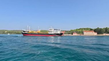 Hırvatistan 'daki Kornati Adaları' nda denize açılmak. Kornati Ulusal Parkı. Adriyatik Denizi 'nde Hırvatistan' a yelken açmak. Güzel ada hayatı ve güneş ışığı