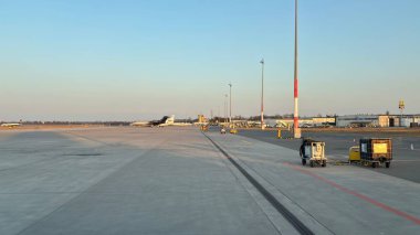 Pozna Havaalanı. Port Lotniczy Pozna-awica im. Henryka Wieniawski egosu