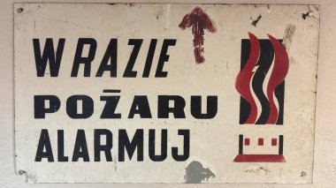 Eski Sovyet döneminden kalma Polonya metali, tıbbi endüstriyel eskimiş eskimiş geçmişi uyardı. 