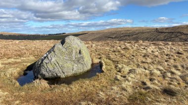 Manzara manzaralı tepeler ve dağlar İskoçya 'nın vadileri ve vadileri. Perthshire arazi yürüyüşü patikası