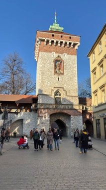 Pazar Meydanı Eski Belediye Binası. Polonya 'nın Krakow kentinin şehir manzarası. Polonya, ünlü sokak binaları yerleştirdi