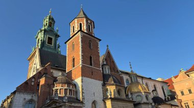 Pazar Meydanı Eski Belediye Binası. Polonya 'nın Krakow kentinin şehir manzarası. Polonya, ünlü sokak binaları yerleştirdi