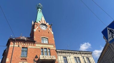 Pazar Meydanı Eski Belediye Binası. Polonya 'nın Krakow kentinin şehir manzarası. Polonya, ünlü sokak binaları yerleştirdi