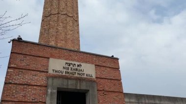 Radegast tren istasyonu Radogoszcz Bahnhof Lodz Polonya 'daki tarihi tren istasyonu Yahudi soykırımı, Polonya Lodz' u anma törenine götürüldü.