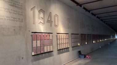 Radegast tren istasyonu Radogoszcz Bahnhof Lodz Polonya 'daki tarihi tren istasyonu Yahudi soykırımı, Polonya Lodz' u anma törenine götürüldü.