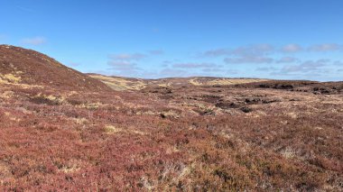 Perthshire 'ın İskoç Highlands' ı açık tepeler manzara dağları güzel İskoçya açıklarında yürüyor parlak yaz mevsimleri Munro