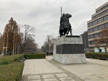 Wrocaw 'daki anıt heykeli. Polonya 'nın Wroclaw şehrinin şehir manzarası. Polonya, ünlü sokak binaları yerleştirdi