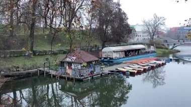 Wrocaw. Polonya 'nın Wroclaw şehrinin şehir manzarası. Polonya, ünlü sokak binaları yerleştirdi