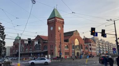 Wrocaw. Polonya 'nın Wroclaw şehrinin şehir manzarası. Polonya, ünlü sokak binaları yerleştirdi