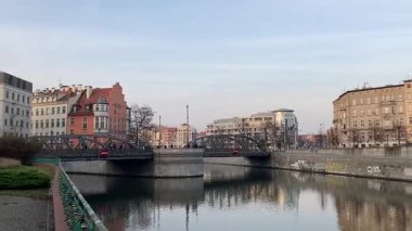 Wrocaw. Polonya 'nın Wroclaw şehrinin şehir manzarası. Polonya, ünlü sokak binaları yerleştirdi