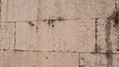 Lisbon 'un şehir manzarası. Avrupa 'nın bu ikonik Portekiz başkentinde sokak ve binalar. Antik eski ev şehir manzarası parlaklığı