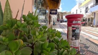Lagos 'taki güzel eski kasaba sokakları. Algarve kıyısındaki Portekiz şehri