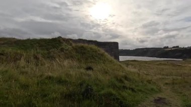 Boddin Point kireç ocakları sahildeki terk edilmiş İskoç binası. Yıkılmış antik konut