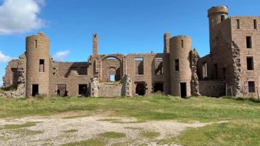 Slains Kalesi, İskoç Drakula Kalesi perili taş yapı terk edilmiş eski İskoç tahkimatları askeri harabe.