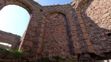 Slains Kalesi, İskoç Drakula Kalesi perili taş yapı terk edilmiş eski İskoç tahkimatları askeri harabe.