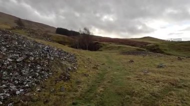 Loch Tay ve Perthshire, Scotlandlake, dağ ve miras alanlarının manzarası seyahat, doğa ve kültürel video projeleri için idealdir.
