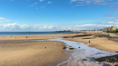 Elie Sahili 'nde altın kumlar ve sakin dalgalar, seyahat, kıyı ve yaz temalı projeler için Fifeideal.