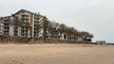 Saint-Nazaire, Fransa. Bu Fransız sahil kasabasındaki şehir manzaralı binalar ve mimari