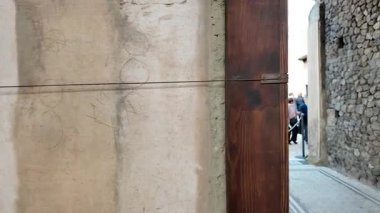 Napoli yakınlarındaki Pompei 'nin antik harabeleri, açık yaz gökyüzü altında korunmuş Roma sokaklarını, binalarını ve volkanik tarihini sergiliyordu.