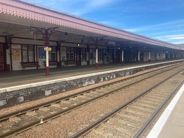 Speyside manzaralı Speyside 'da Aviemore ile Garten' ın teknesi arasındaki Strathspey Demiryolu 'nda nostaljik bir İskoç buharlı tren yolculuğu..