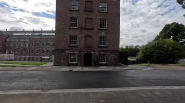 Perthshire 'daki River Tay' de 18. yüzyıldan kalma tarihi bir pamuk değirmeni olan Stanley Mills 'in büyüleyici görüntüleri korunmuş mimariyi ve endüstriyel mirasını gözler önüne seriyor..