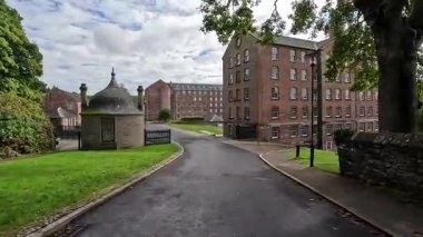 Perthshire 'daki River Tay' de 18. yüzyıldan kalma tarihi bir pamuk değirmeni olan Stanley Mills 'in büyüleyici görüntüleri korunmuş mimariyi ve endüstriyel mirasını gözler önüne seriyor..