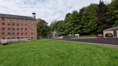 Perthshire 'daki River Tay' de 18. yüzyıldan kalma tarihi bir pamuk değirmeni olan Stanley Mills 'in büyüleyici görüntüleri korunmuş mimariyi ve endüstriyel mirasını gözler önüne seriyor..