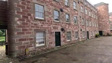 Perthshire 'daki River Tay' de 18. yüzyıldan kalma tarihi bir pamuk değirmeni olan Stanley Mills 'in büyüleyici görüntüleri korunmuş mimariyi ve endüstriyel mirasını gözler önüne seriyor..
