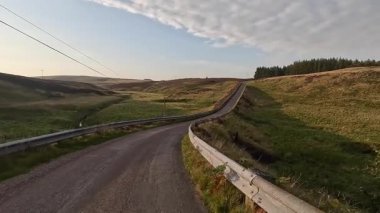 Doğu Lothian 'daki Whiteadder Barajı' nın sakin sahneleri, Lammermuir Tepeleri 'nde yuva yapmış, sakin sular, yuvarlanan manzaralar ve zengin doğal miraslar barındırıyor.