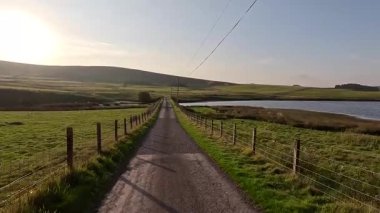 Doğu Lothian 'daki Whiteadder Barajı' nın sakin sahneleri, Lammermuir Tepeleri 'nde yuva yapmış, sakin sular, yuvarlanan manzaralar ve zengin doğal miraslar barındırıyor.