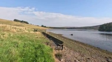 Doğu Lothian 'daki Whiteadder Barajı' nın sakin sahneleri, Lammermuir Tepeleri 'nde yuva yapmış, sakin sular, yuvarlanan manzaralar ve zengin doğal miraslar barındırıyor.