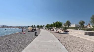 Sukoana Hırvatistan 'ın en büyük marinasında bulunan D-Marin Dalmacija, modern tesisler ve Adriyatik' in çarpıcı adalarına erişim konusunda başlıca bir yat deneyimi sunuyor.