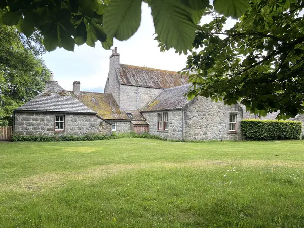 Nethy Köprüsü yakınlarındaki Abernethy vadisi Cairngorm 'daki antik Caledonia çamlarının kıyısında sakin bir ormanlık alandır..