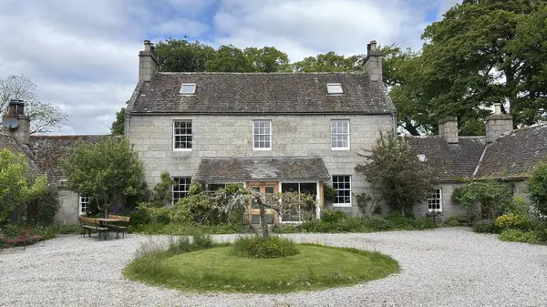 Nethy Köprüsü yakınlarındaki Abernethy vadisi Cairngorm 'daki antik Caledonia çamlarının kıyısında sakin bir ormanlık alandır..