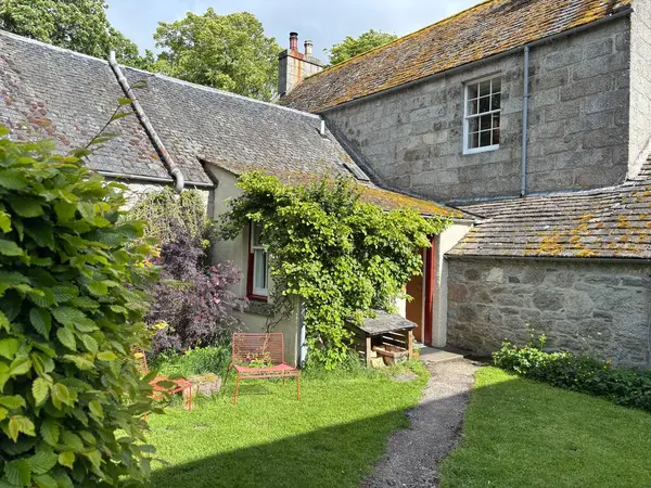 Nethy Köprüsü yakınlarındaki Abernethy vadisi Cairngorm 'daki antik Caledonia çamlarının kıyısında sakin bir ormanlık alandır..