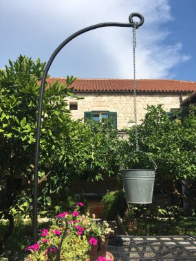 Diocletians Sarayı 'nın etrafındaki günışığı sokakları ve tarihi solgunluklar, Roma mirasını Akdeniz cazibesiyle harmanlayan canlı şehir kalbini ortaya çıkardı..