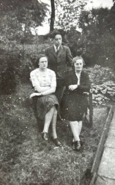 1940 'ların geçmişine ait eski siyah beyaz bir fotoğraf.