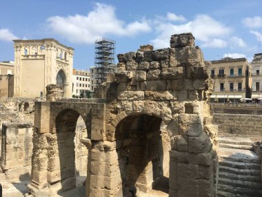İtalya 'nın güneyindeki Puglia kentindeki tarihi binalar, sokaklar ve anıtlar ilkbaharda kültürel ve mimari mirası kapsıyor..