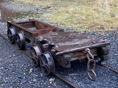 İngiltere: Beamish müzesinde klasik açık hava sahneleri tarihi binalar, tramvaylar, otobüsler