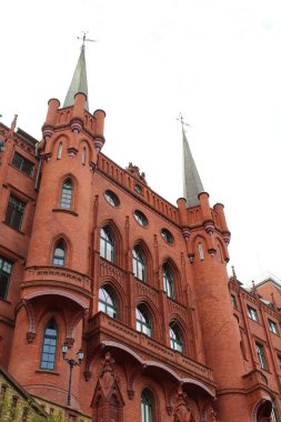 Szczecin 'deki kırmızı belediye binası