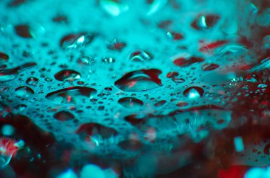 Mavi arkaplanda su damlası