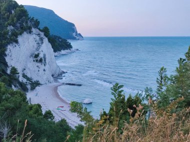 Prompntorio sul kısrak ricco di vejetaryen al tramonto